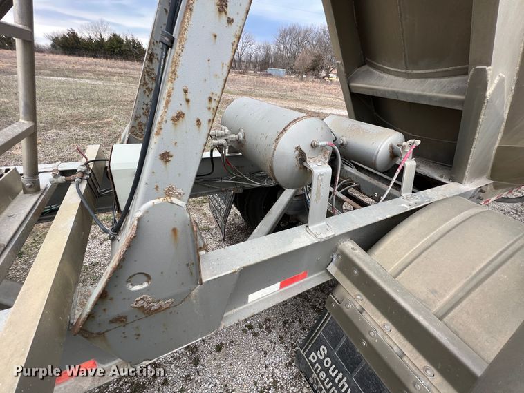 image for item KR9515 2001 Heil  pneumatic dry bulk trailer