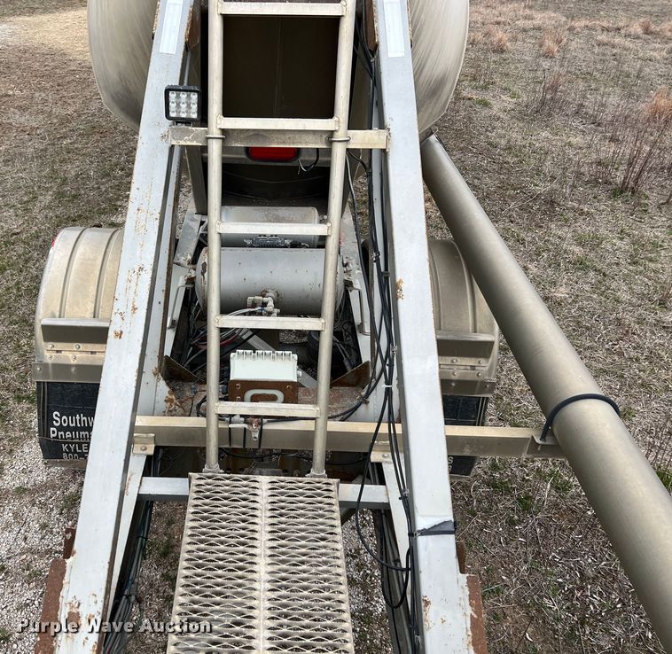 image for item KR9515 2001 Heil  pneumatic dry bulk trailer