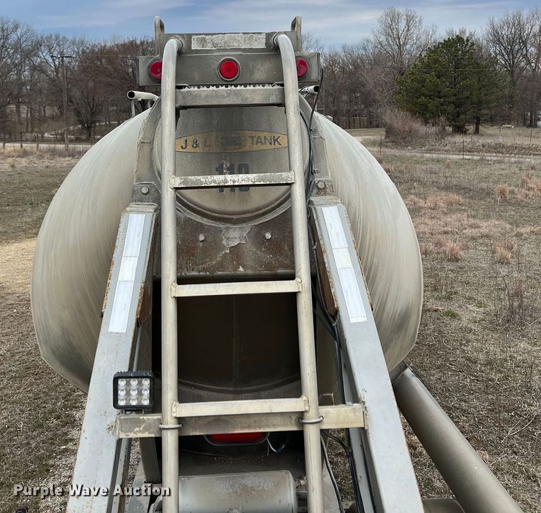 image for item KR9515 2001 Heil  pneumatic dry bulk trailer