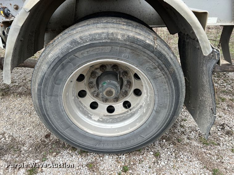 image for item KR9515 2001 Heil  pneumatic dry bulk trailer