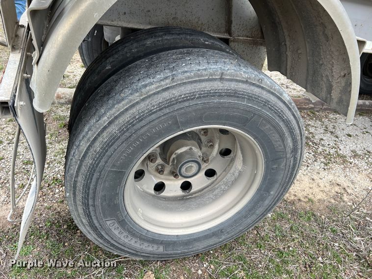 image for item KR9515 2001 Heil  pneumatic dry bulk trailer