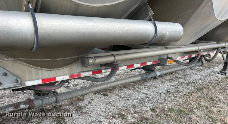 image for item KR9515 2001 Heil  pneumatic dry bulk trailer
