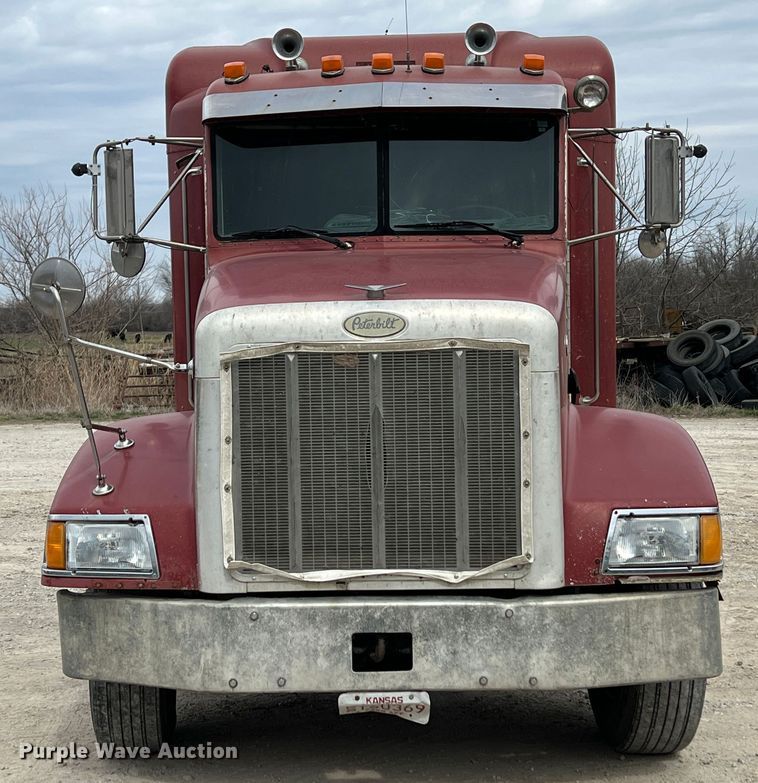 image for item KR9516 1997 Peterbilt 385  semi truck