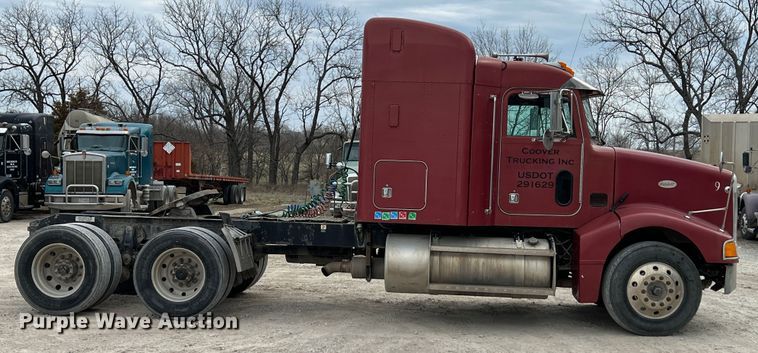 image for item KR9516 1997 Peterbilt 385  semi truck