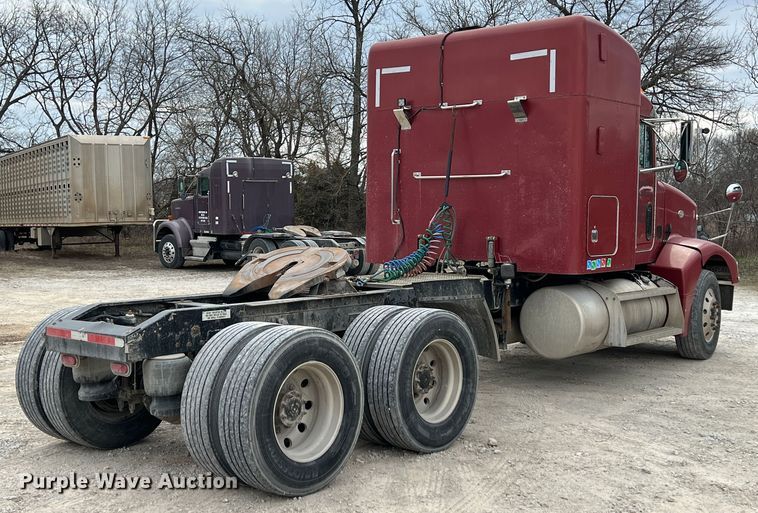 image for item KR9516 1997 Peterbilt 385  semi truck