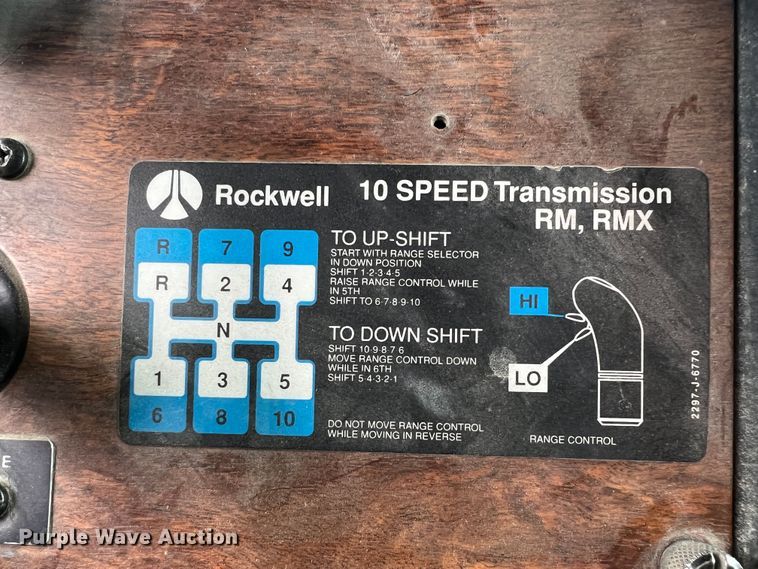 image for item KR9516 1997 Peterbilt 385  semi truck