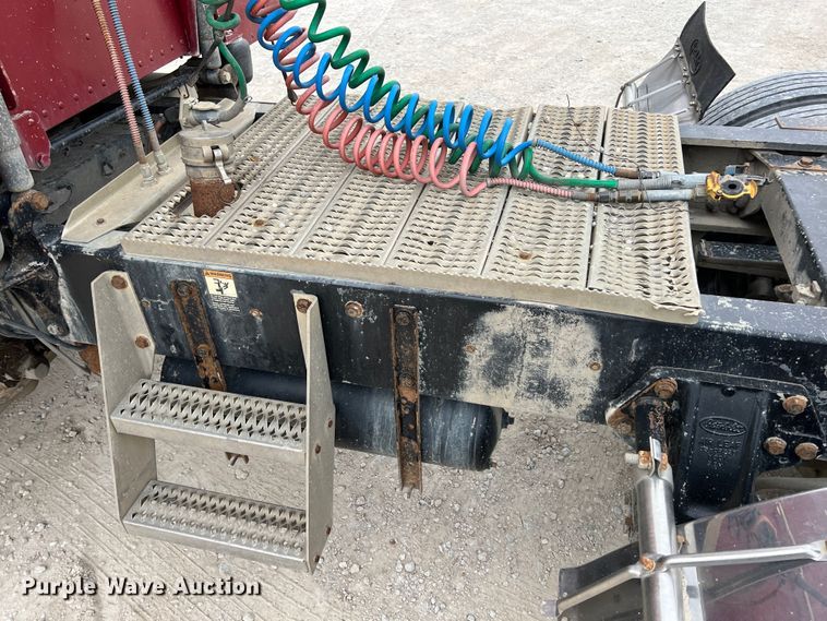 image for item KR9516 1997 Peterbilt 385  semi truck