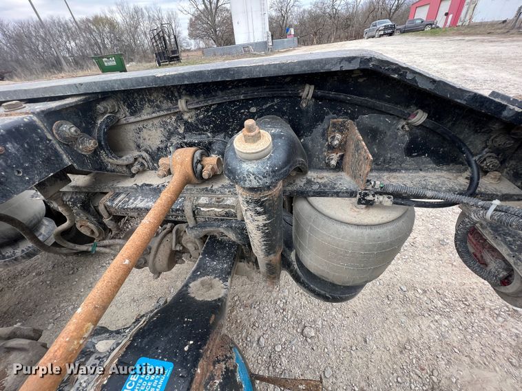 image for item KR9516 1997 Peterbilt 385  semi truck