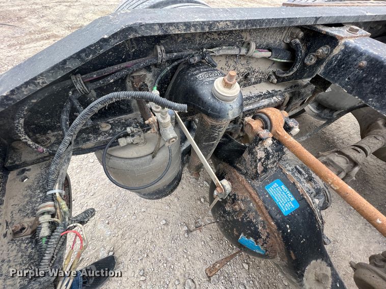 image for item KR9516 1997 Peterbilt 385  semi truck