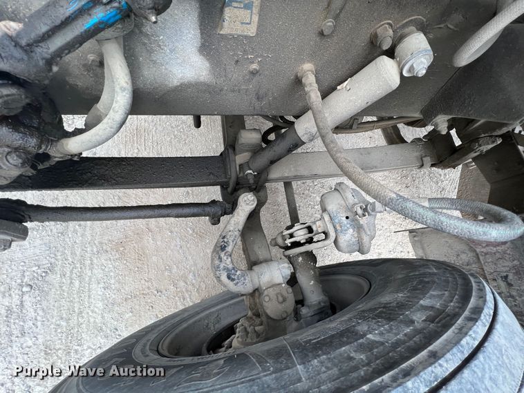 image for item KR9516 1997 Peterbilt 385  semi truck