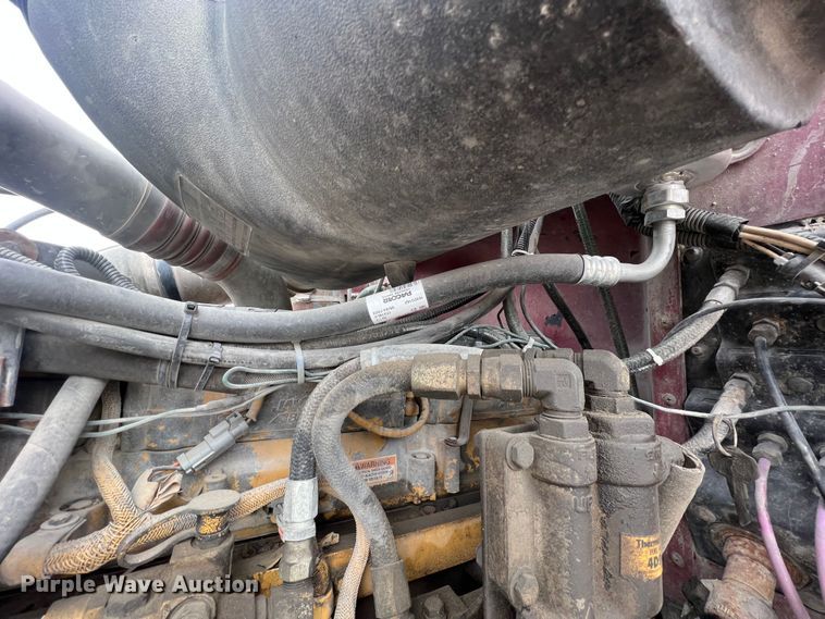 image for item KR9516 1997 Peterbilt 385  semi truck