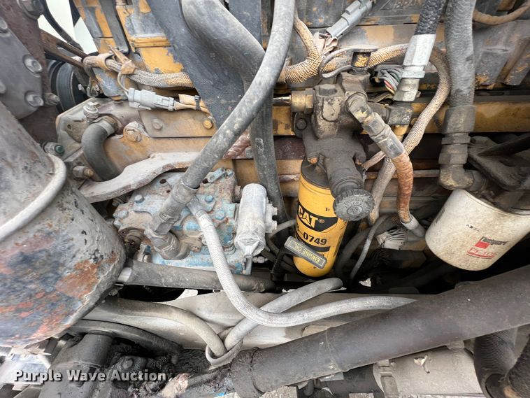 image for item KR9516 1997 Peterbilt 385  semi truck