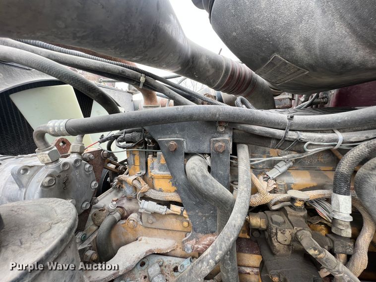 image for item KR9516 1997 Peterbilt 385  semi truck