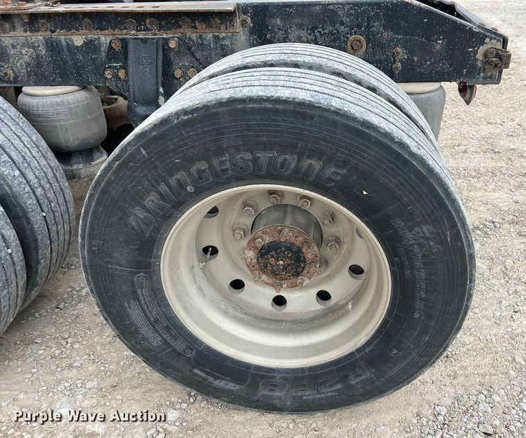 image for item KR9516 1997 Peterbilt 385  semi truck