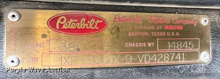 image for item KR9516 1997 Peterbilt 385  semi truck