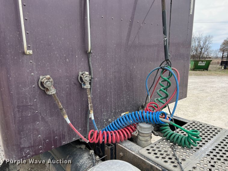 image for item KR9517 2002 Kenworth W900  semi truck