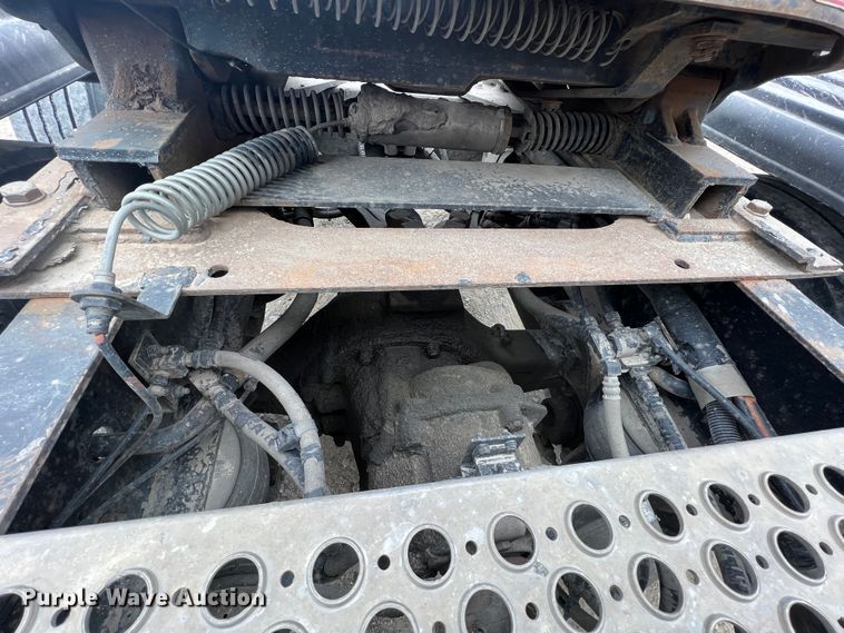 image for item KR9517 2002 Kenworth W900  semi truck