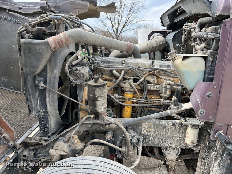 image for item KR9517 2002 Kenworth W900  semi truck