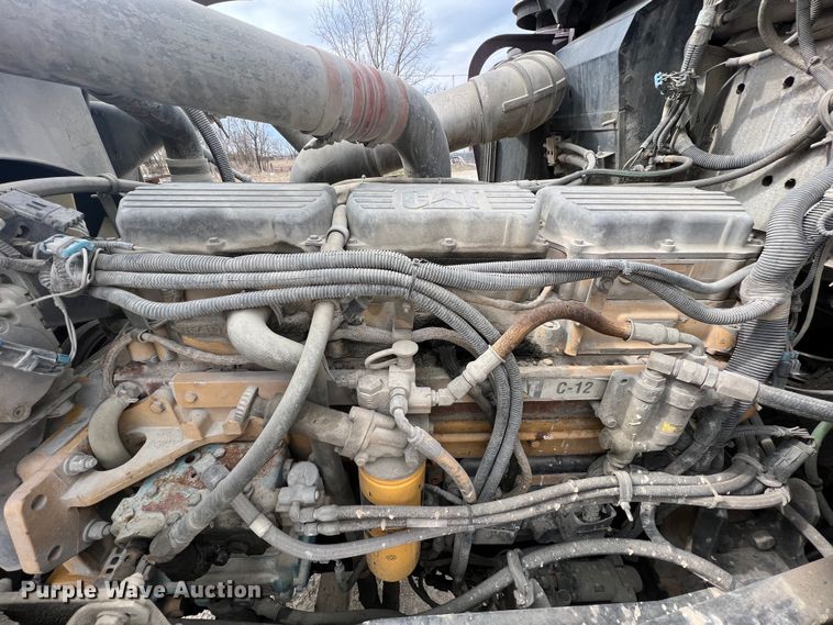 image for item KR9517 2002 Kenworth W900  semi truck