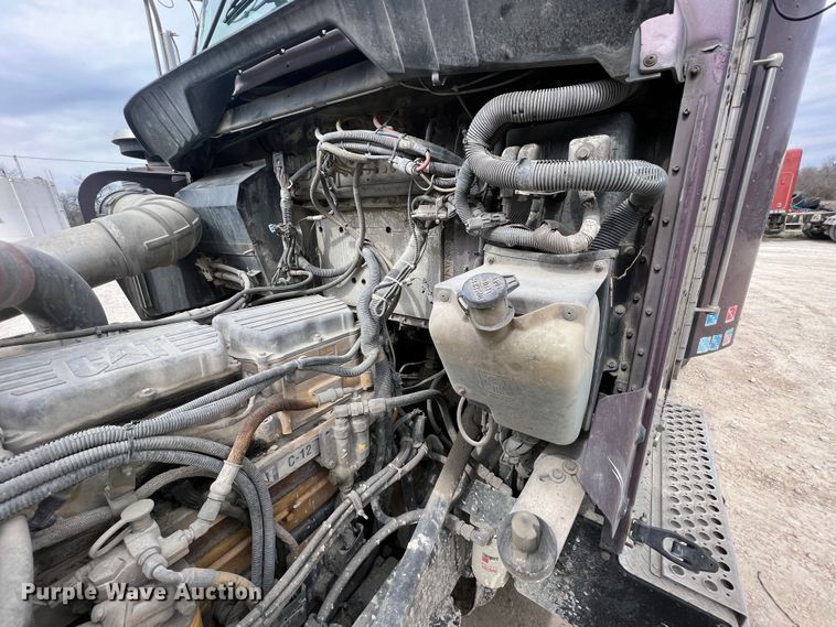 image for item KR9517 2002 Kenworth W900  semi truck