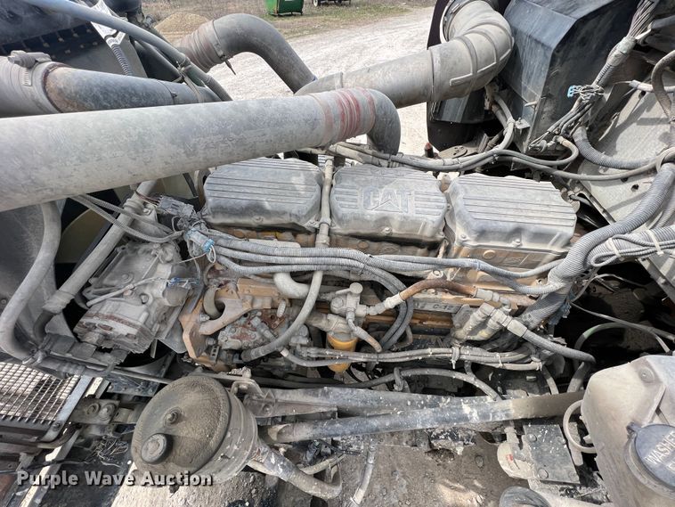 image for item KR9517 2002 Kenworth W900  semi truck