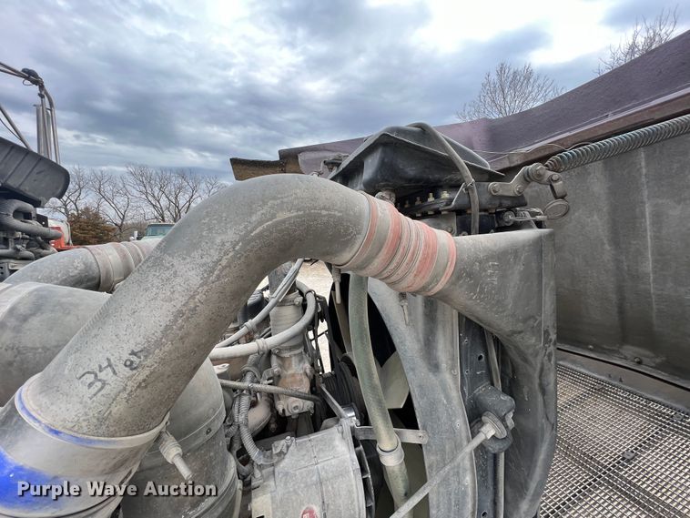 image for item KR9517 2002 Kenworth W900  semi truck