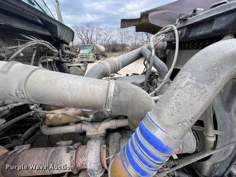 image for item KR9517 2002 Kenworth W900  semi truck