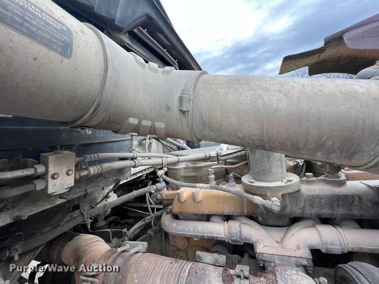 image for item KR9517 2002 Kenworth W900  semi truck