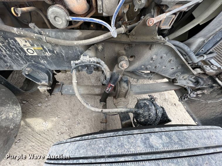 image for item KR9517 2002 Kenworth W900  semi truck