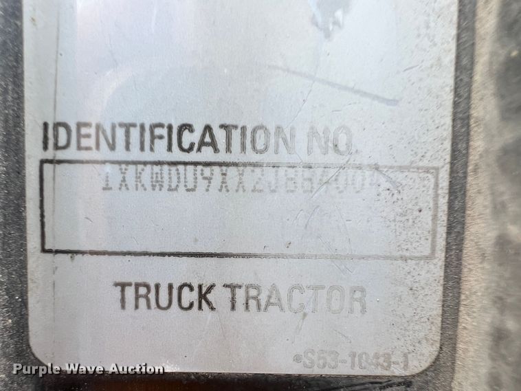 image for item KR9517 2002 Kenworth W900  semi truck