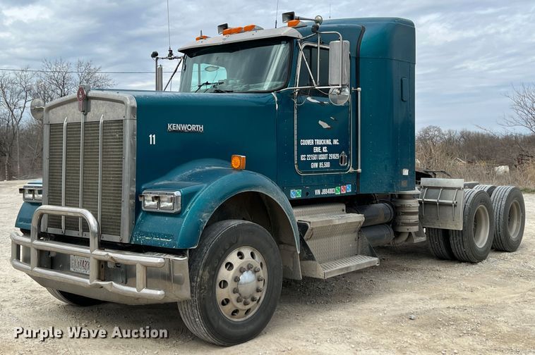 image for item KR9518 2002 Kenworth W900  semi truck