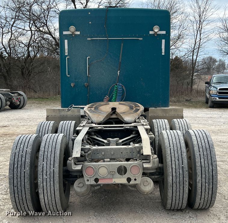 image for item KR9518 2002 Kenworth W900  semi truck