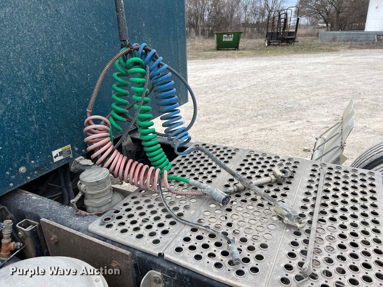 image for item KR9518 2002 Kenworth W900  semi truck