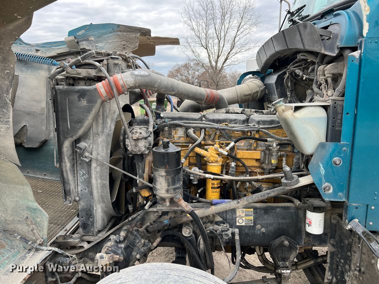 image for item KR9518 2002 Kenworth W900  semi truck