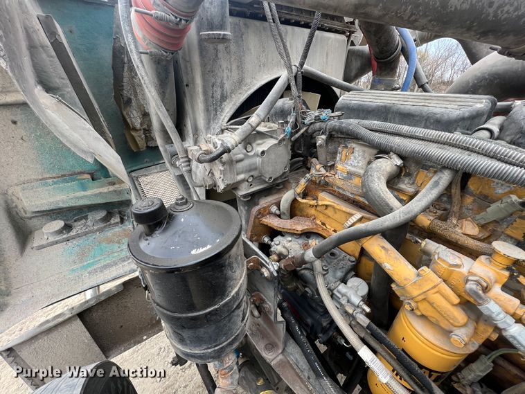 image for item KR9518 2002 Kenworth W900  semi truck