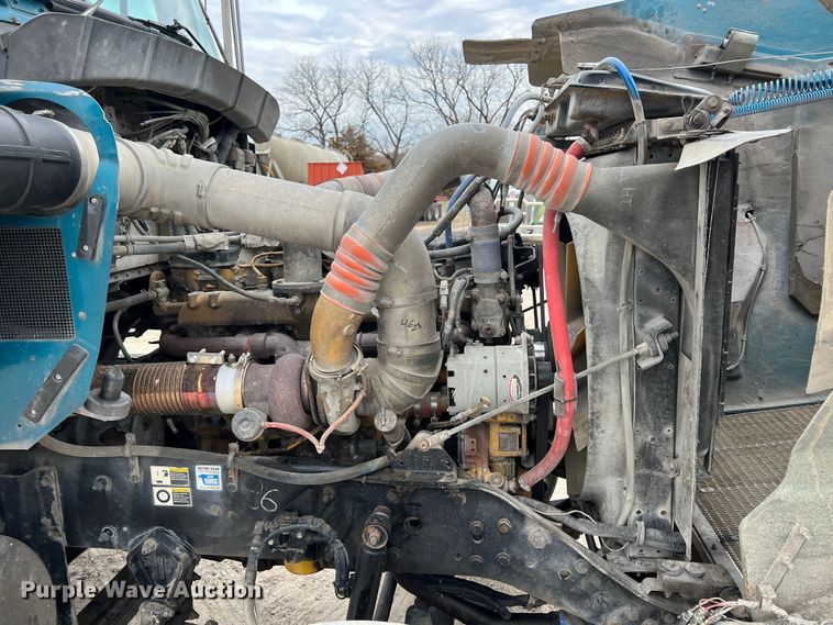 image for item KR9518 2002 Kenworth W900  semi truck