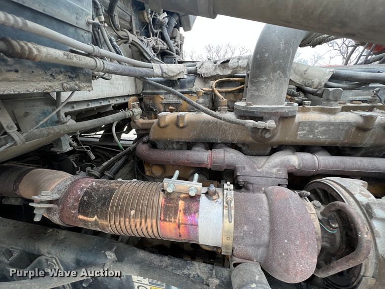 image for item KR9518 2002 Kenworth W900  semi truck