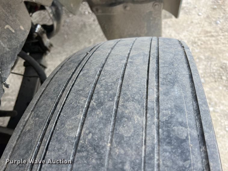 image for item KR9518 2002 Kenworth W900  semi truck