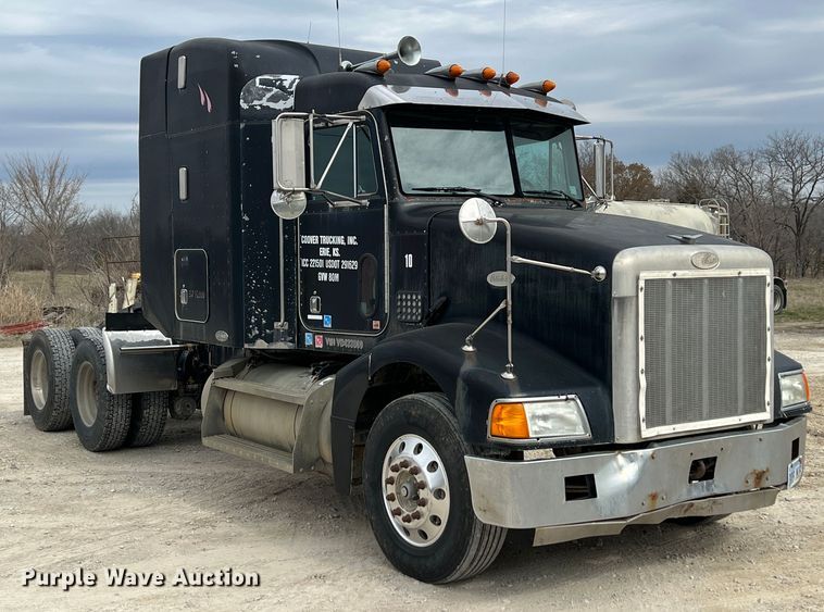 image for item KR9519 1997 Peterbilt 385  semi truck