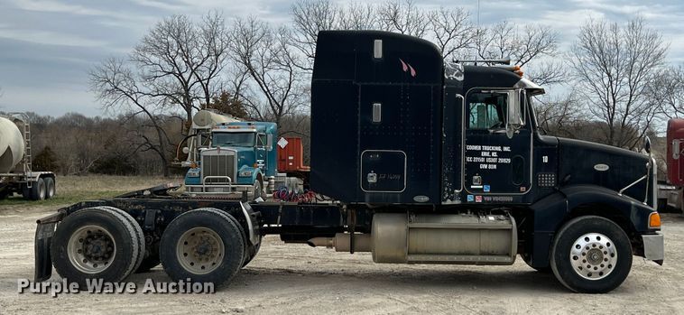 image for item KR9519 1997 Peterbilt 385  semi truck