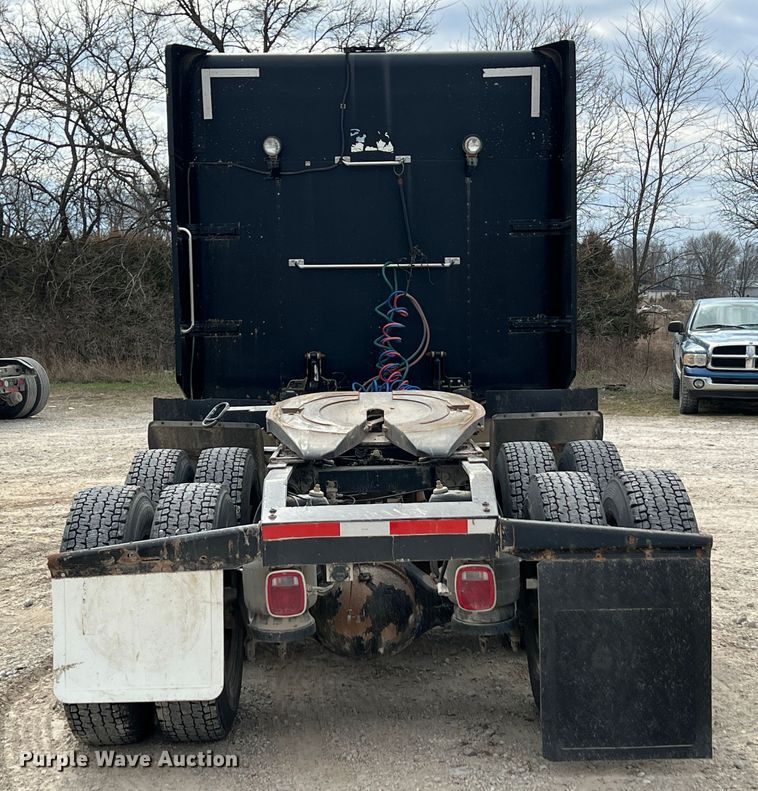 image for item KR9519 1997 Peterbilt 385  semi truck