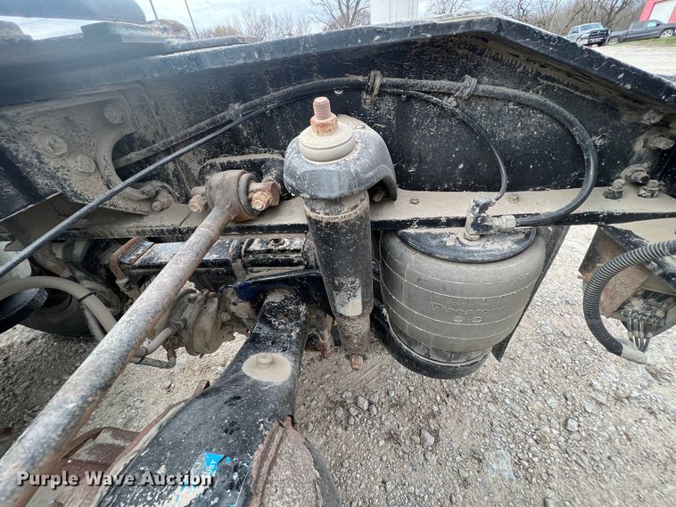 image for item KR9519 1997 Peterbilt 385  semi truck