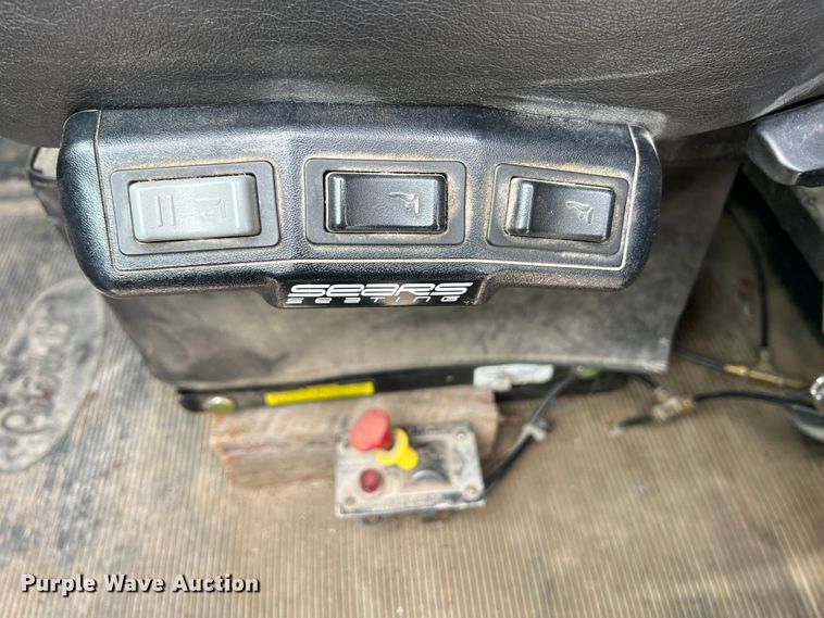 image for item KR9519 1997 Peterbilt 385  semi truck