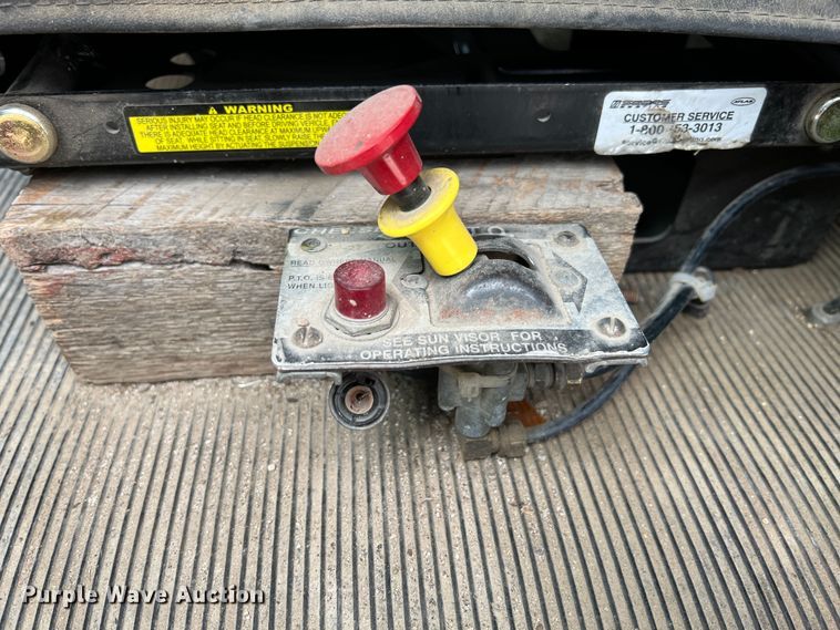 image for item KR9519 1997 Peterbilt 385  semi truck