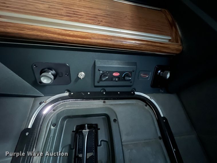 image for item KR9519 1997 Peterbilt 385  semi truck