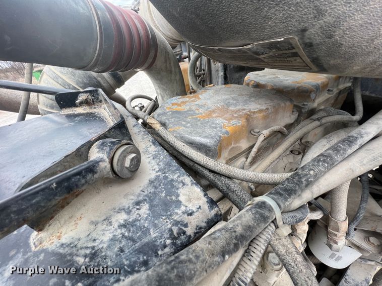 image for item KR9519 1997 Peterbilt 385  semi truck