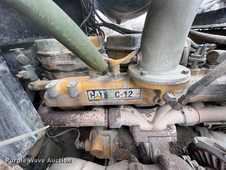 image for item KR9519 1997 Peterbilt 385  semi truck