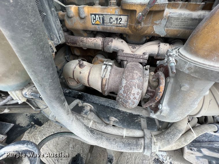 image for item KR9519 1997 Peterbilt 385  semi truck