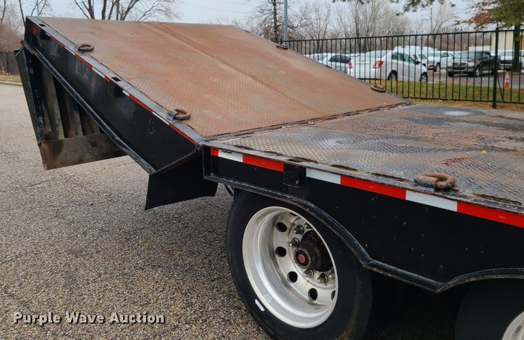 image for item LH9964 2000 Trail-Eze DHT7048  lowboy equipment trailer