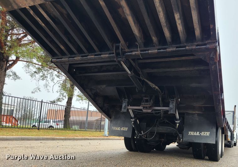 image for item LH9964 2000 Trail-Eze DHT7048  lowboy equipment trailer